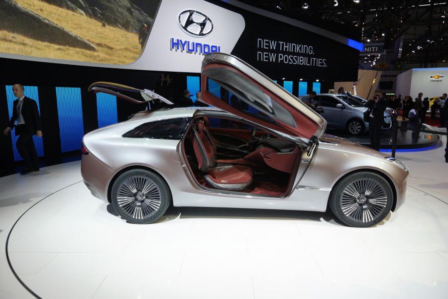  Hyundai i-oniq Concept 2012 года  (фото 15 из 65)
